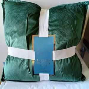 Lillian August Home NWT Set of 2 Feather Filled Green 20" Decorative Pillows
